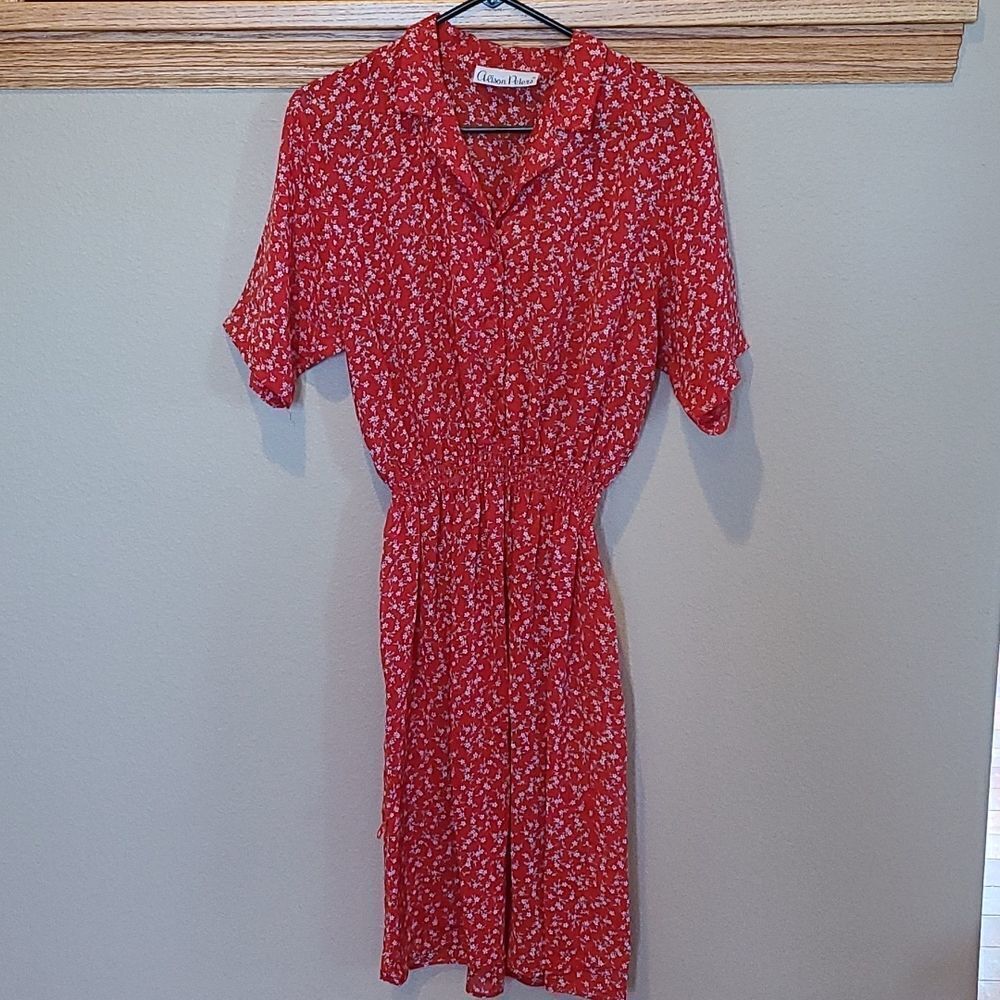 Vintage Alison Peter's red floral‎ dress with buttons size medium